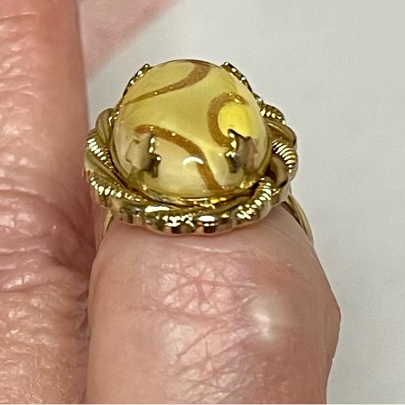 Glass ring, yellow golden foiled swirl, adjustable jewelry - Picture 6 of 11